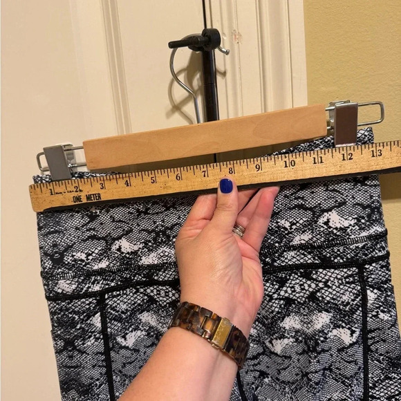 Zyia Active Black & White Leggings Sz 6-8 - Picture 6 of 6